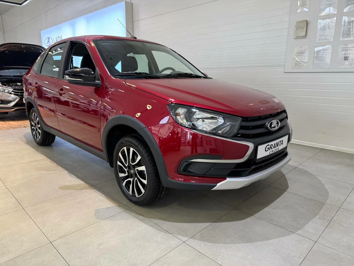 Lada Granta Active Cross с автосалона по цене от 724 000 рублей